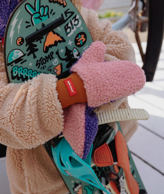 Muffole rosa per bambini effetto sherpa, dettaglio viola interno Hello Hossy