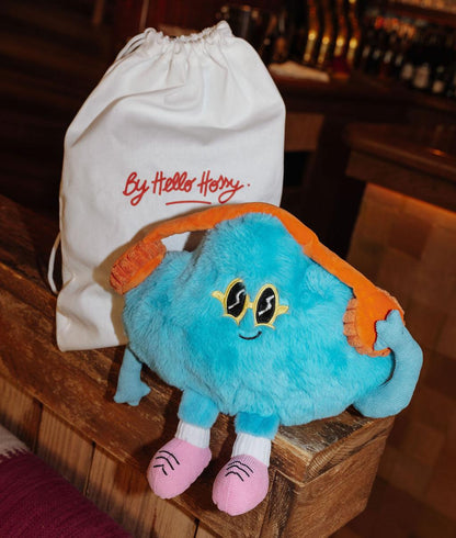 Peluche a forma di nuvola Rock N Cloud accanto al suo sacchetto riutilizzabile - foto d’atmosfera - Hello Hossy