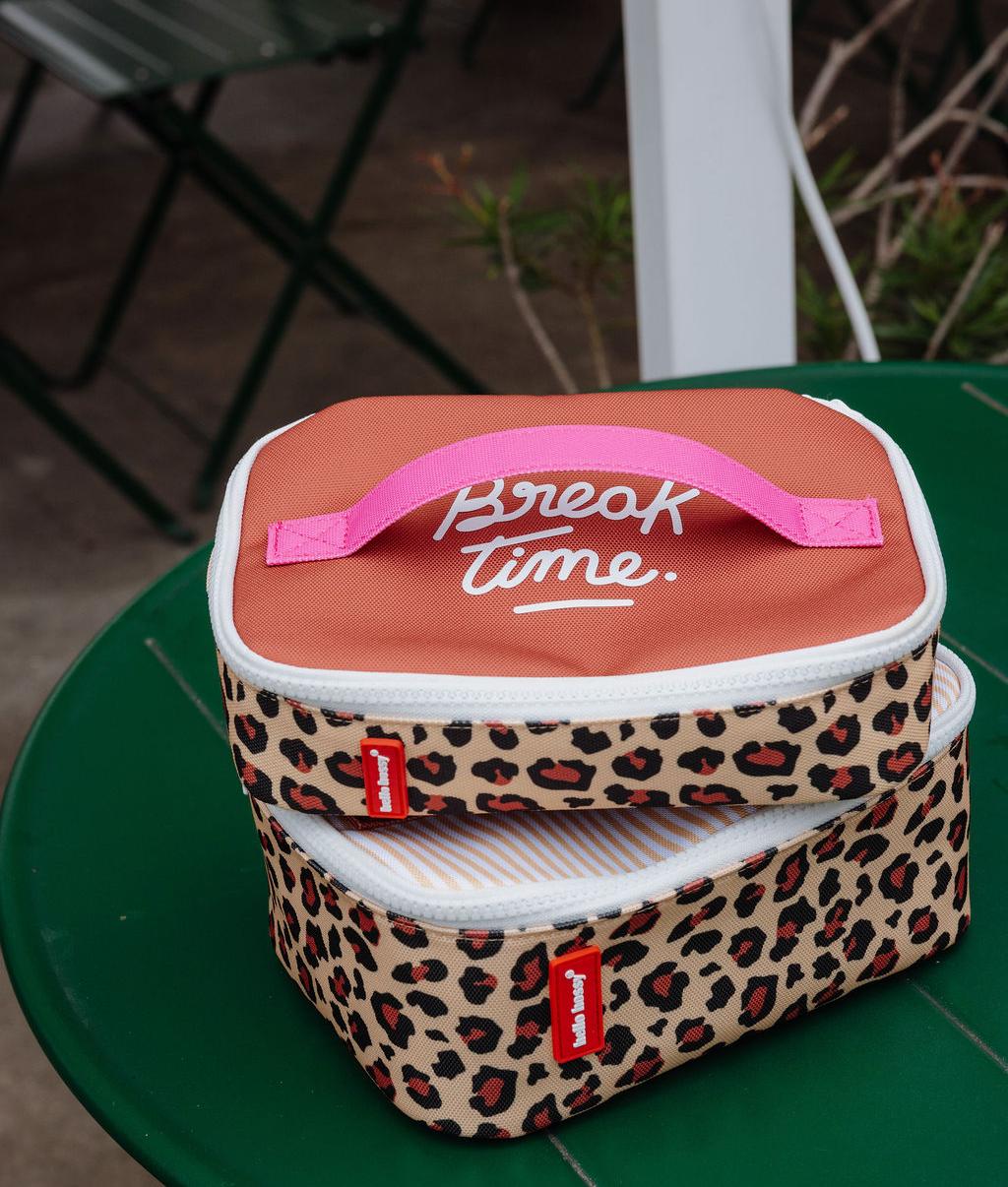 Borsa pranzo per bambino con motivo leopard crema marrone, scritta rosa Hello Hossy