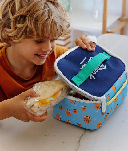 Borsa pranzo bambino blu e arancione con motivo Sport, manico verde Hello Hossy