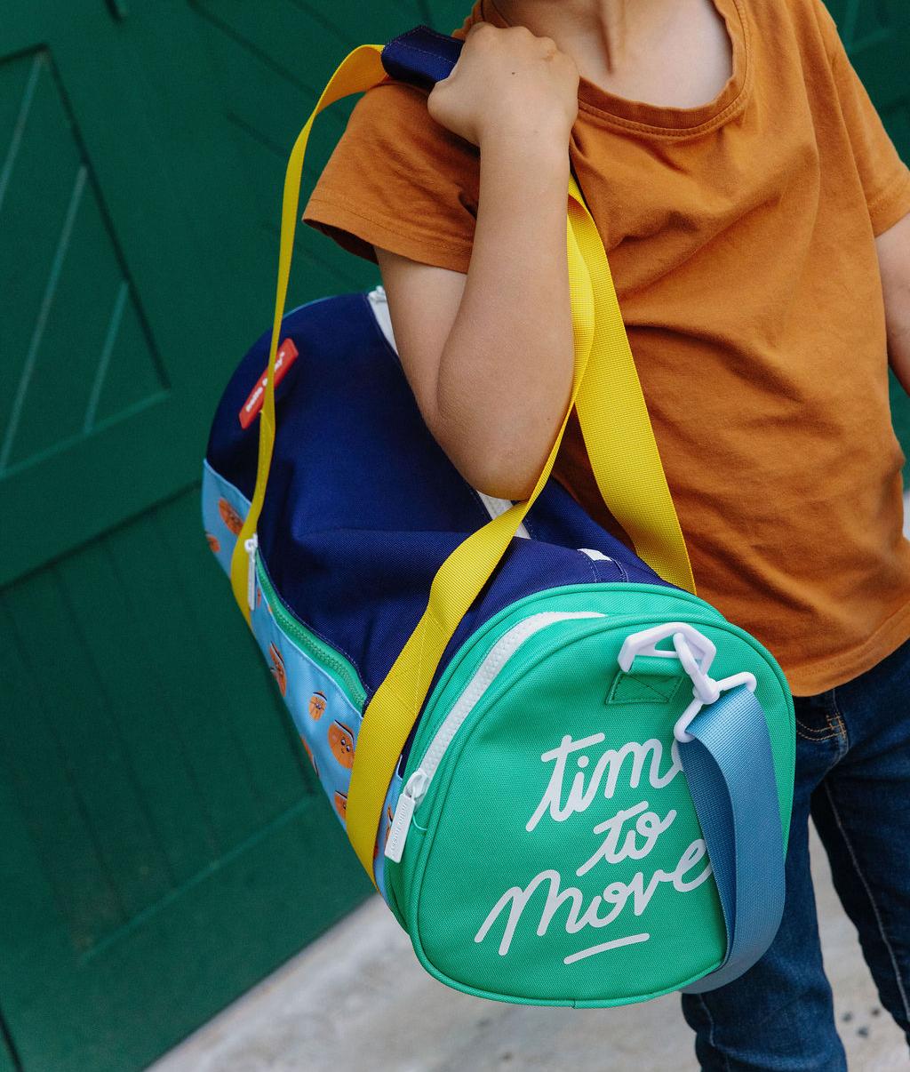 Borsa sportiva bambino blu verde arancione scritta bianca Hello Hossy