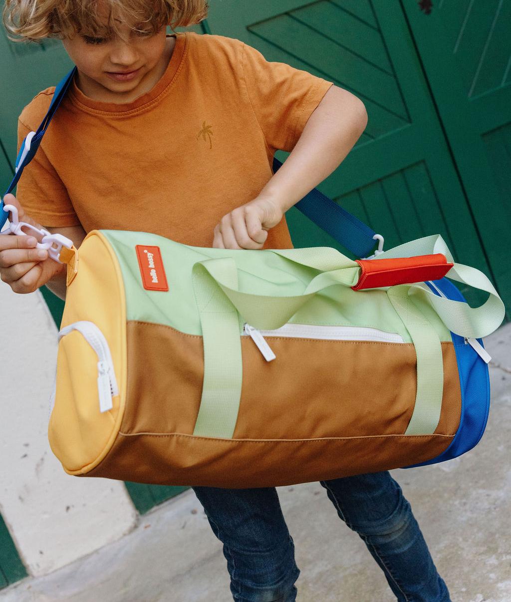 Borsa sportiva per bambini verde marrone blu con tasche zip Hello Hossy