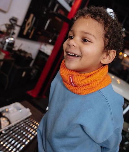 Scaldacollo in maglia foderato in pile Cocoon Indie indossato da un bambino - foto lifestyle – Hello Hossy