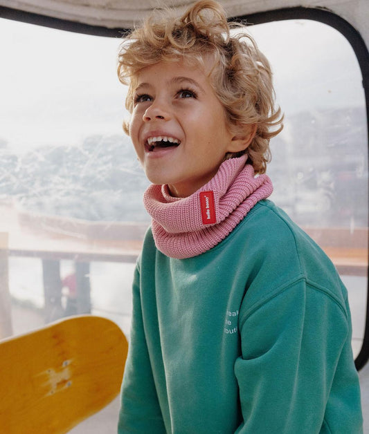 Snood bambino rosa in maglia con fodera in pile, etichetta rossa Hello Hossy