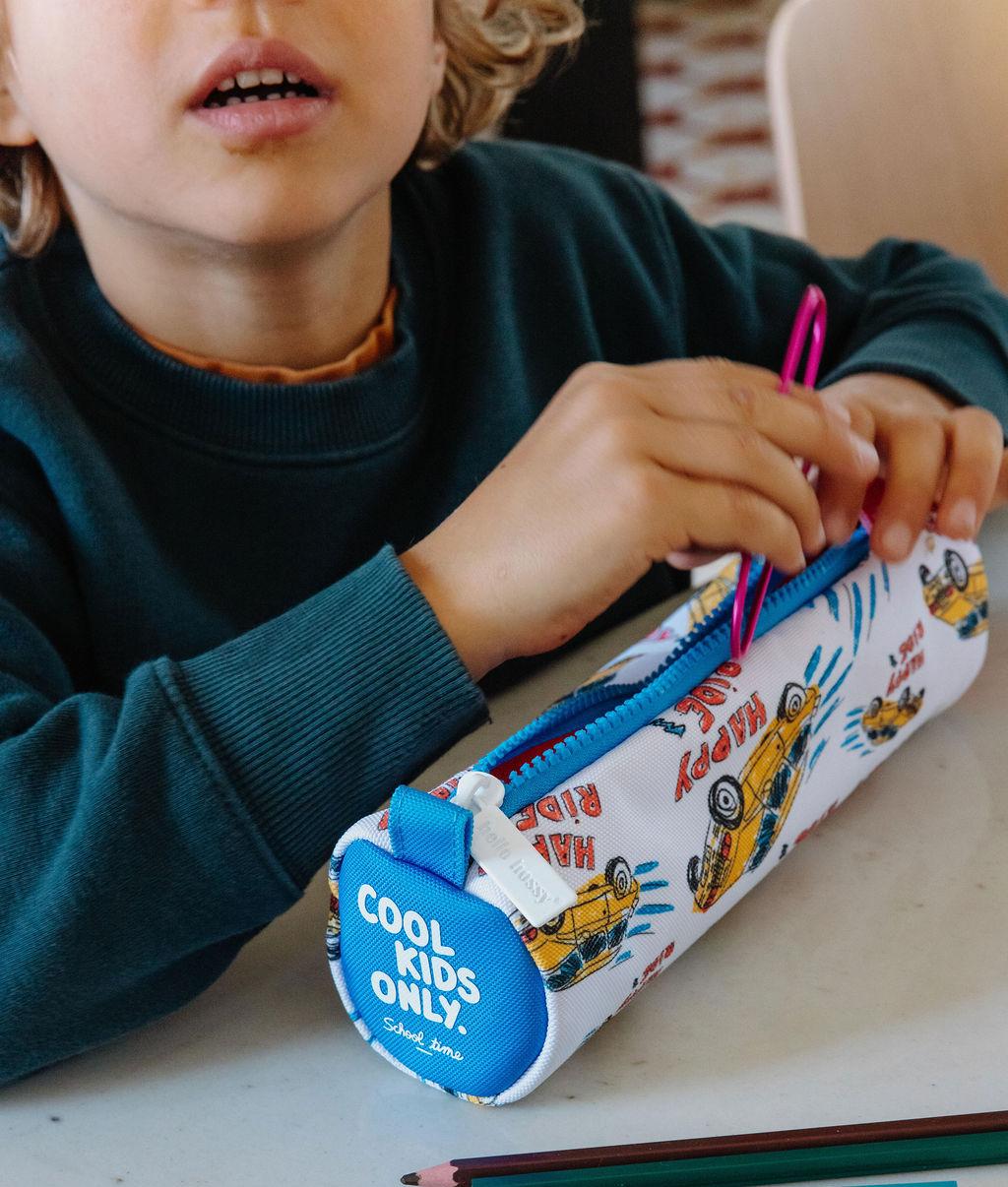 Astuccio scolastico per bambini bianco con stampa auto, chiusura blu Hello Hossy