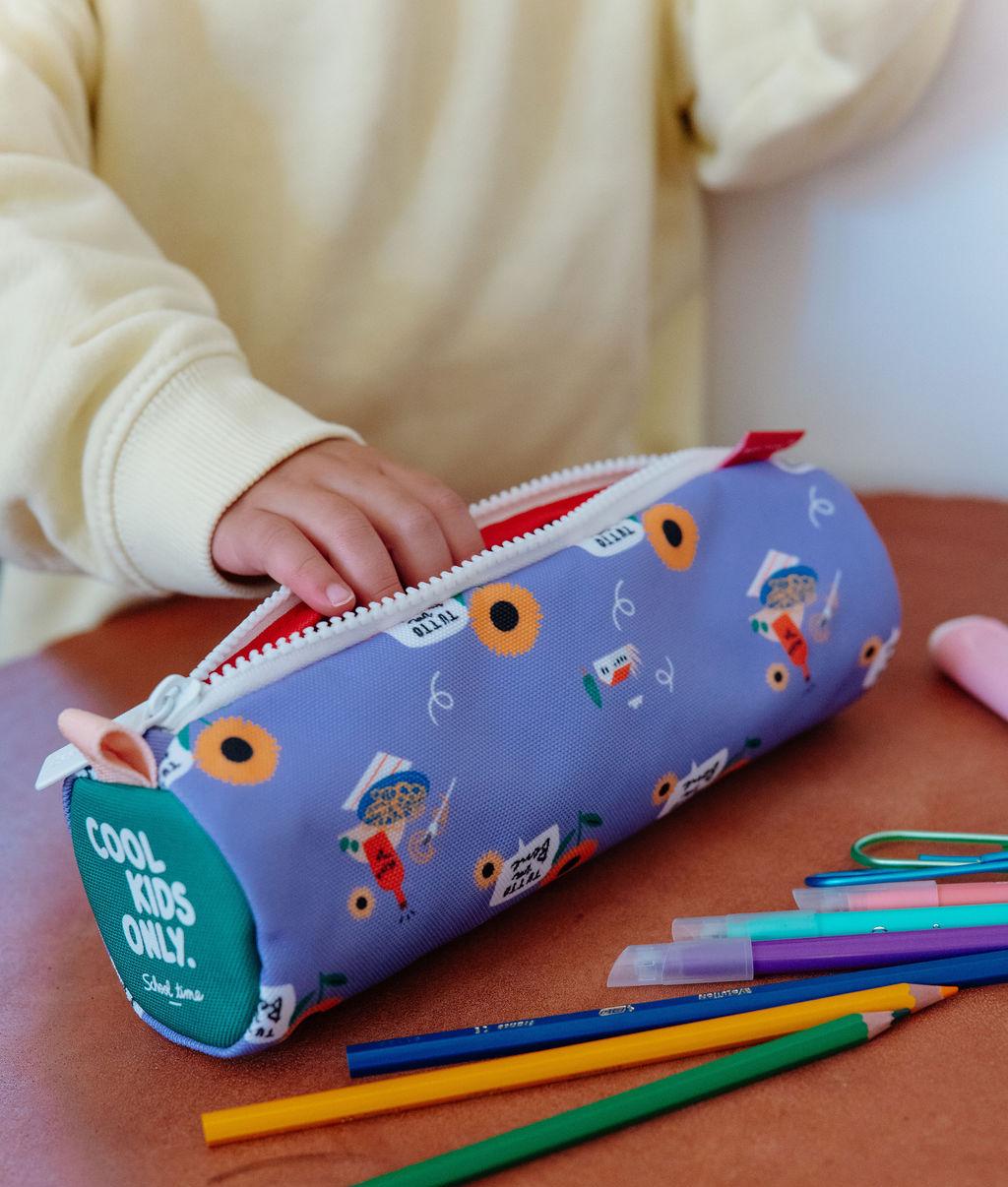 Astuccio scolastico da bambino viola con motivo fiori e chiusura bianca Hello Hossy