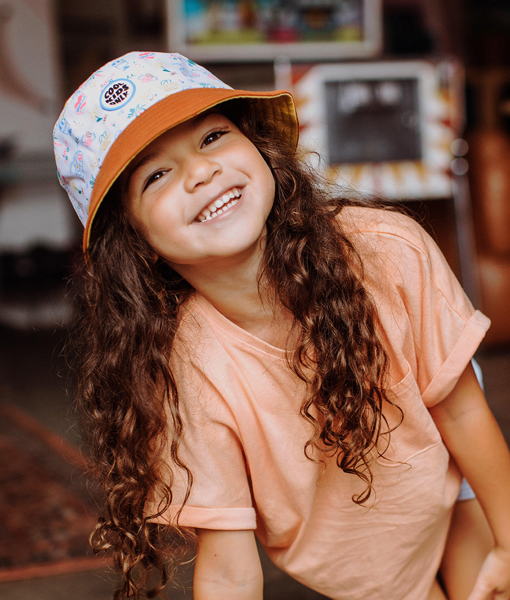Bucket hat bambino bianco motivo viaggio bordo arancione Hello Hossy