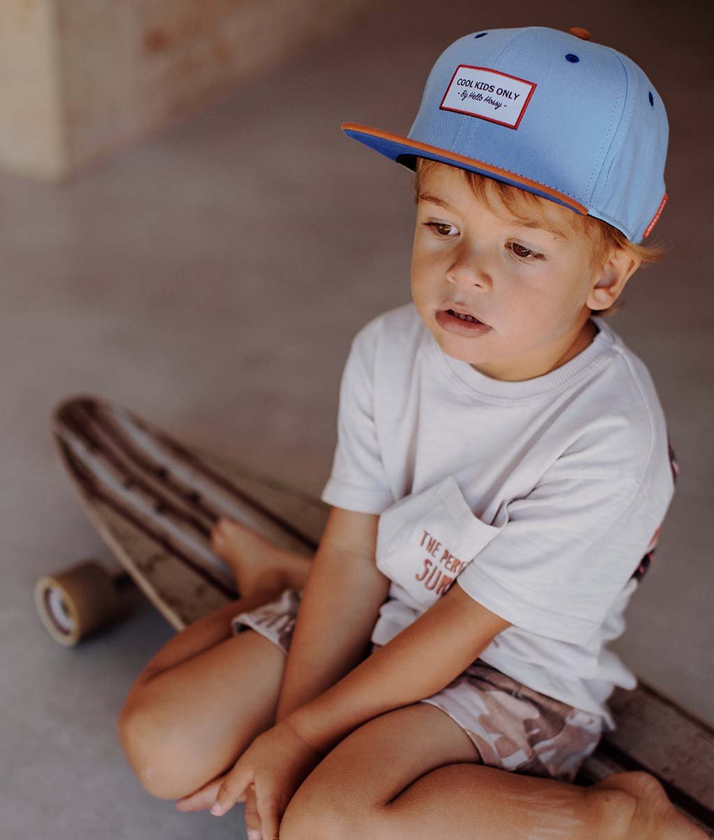 Cappellino Bambini Mini Jean, visiera piatta, 100% cotone biologico, certificato Oeko-Tex, dai 9 mesi, Cool Kids Only !