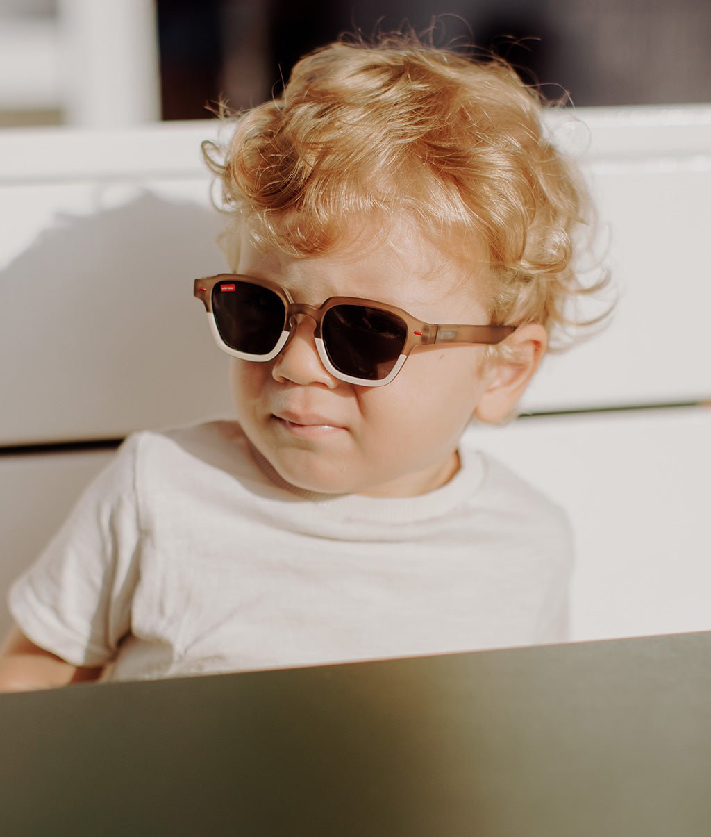 Occhiali da sole bambini Mini Jimmy, colorati, lenti categoria 3, UV400, lenti polarizzate, da 2 anni, Cool Kids Only !